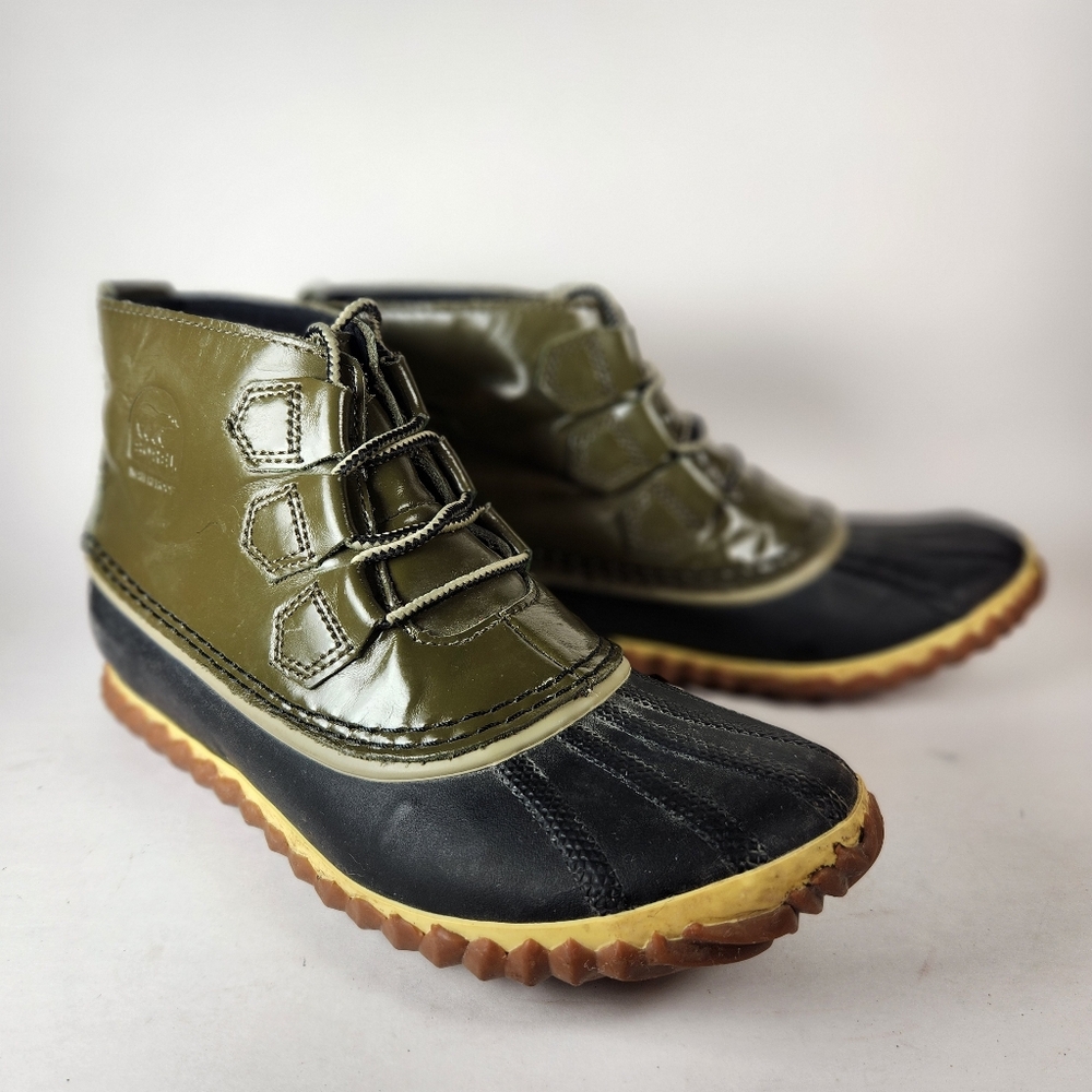 SOREL Women's Out N About Rain Boot Size 7.5 Green Waterproof Leather Shoe - Picture 1 of 11